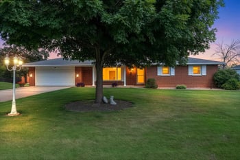 161 Parkside Ct, Green Bay, WI 54313-6216