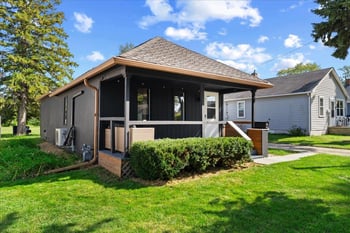 1116 Lyndon St, Green Bay, WI 54303-3844