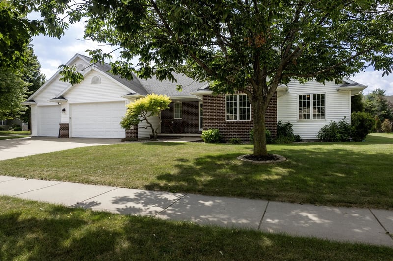 4801 N Benview Ct, Appleton, WI 54913-9313