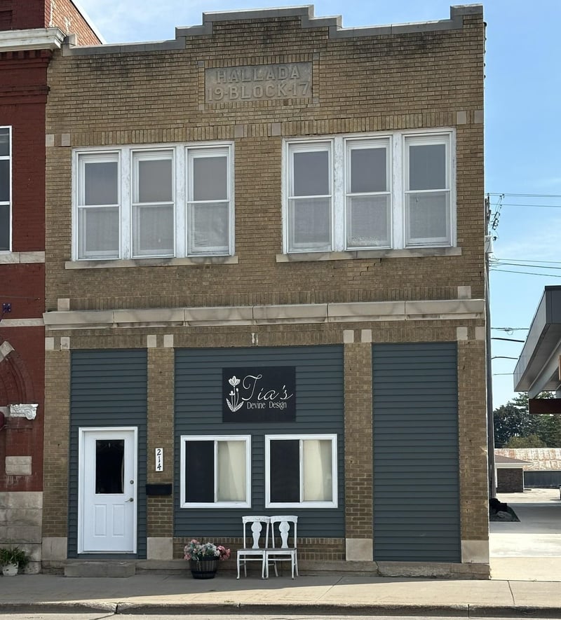 214 S Main St, Seymour, WI 54165