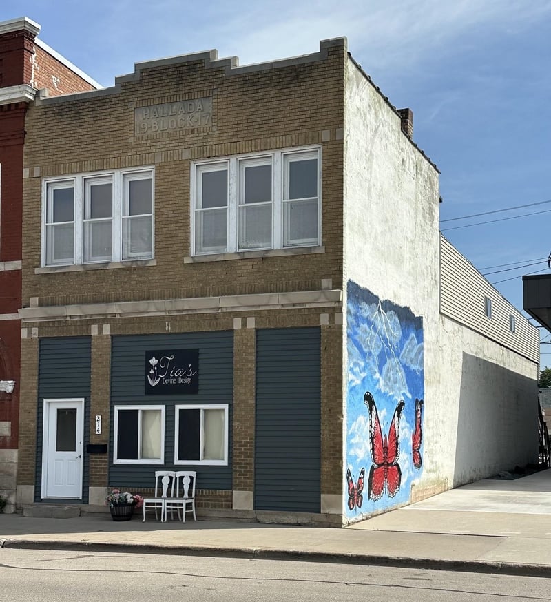 214 S Main St, Seymour, WI 54165