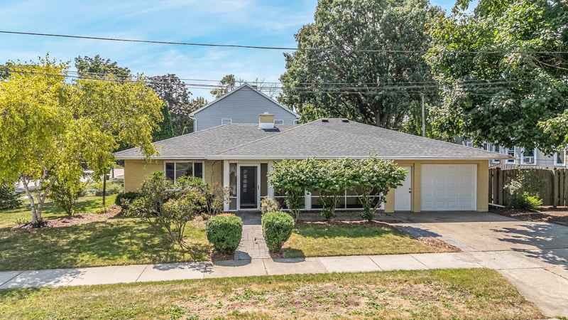 1381 Winnebago Ave, Oshkosh, WI 54901