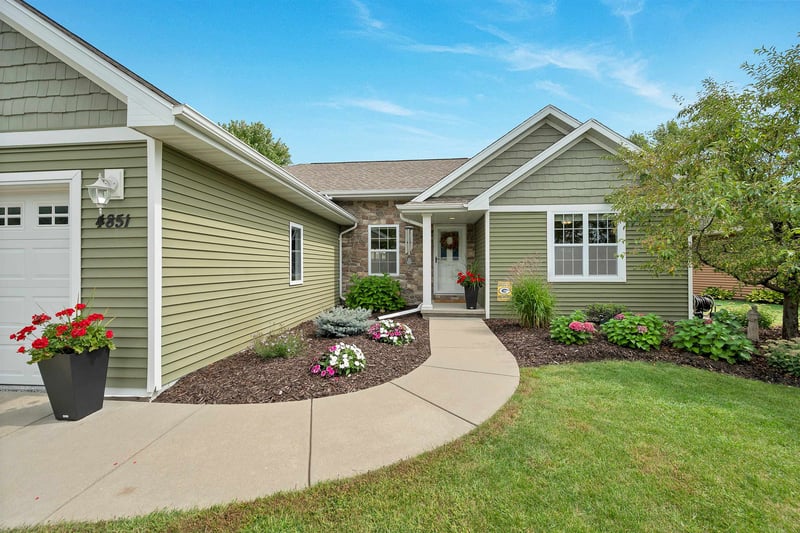 4851 Isabella Cir, Oneida, WI 54155