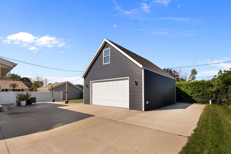 1158 Loretta Ave, Menasha, WI 54952