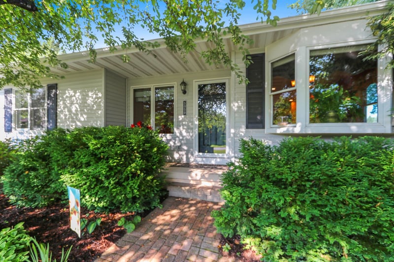 5050 Redbud Ct, Green Bay, WI 54311