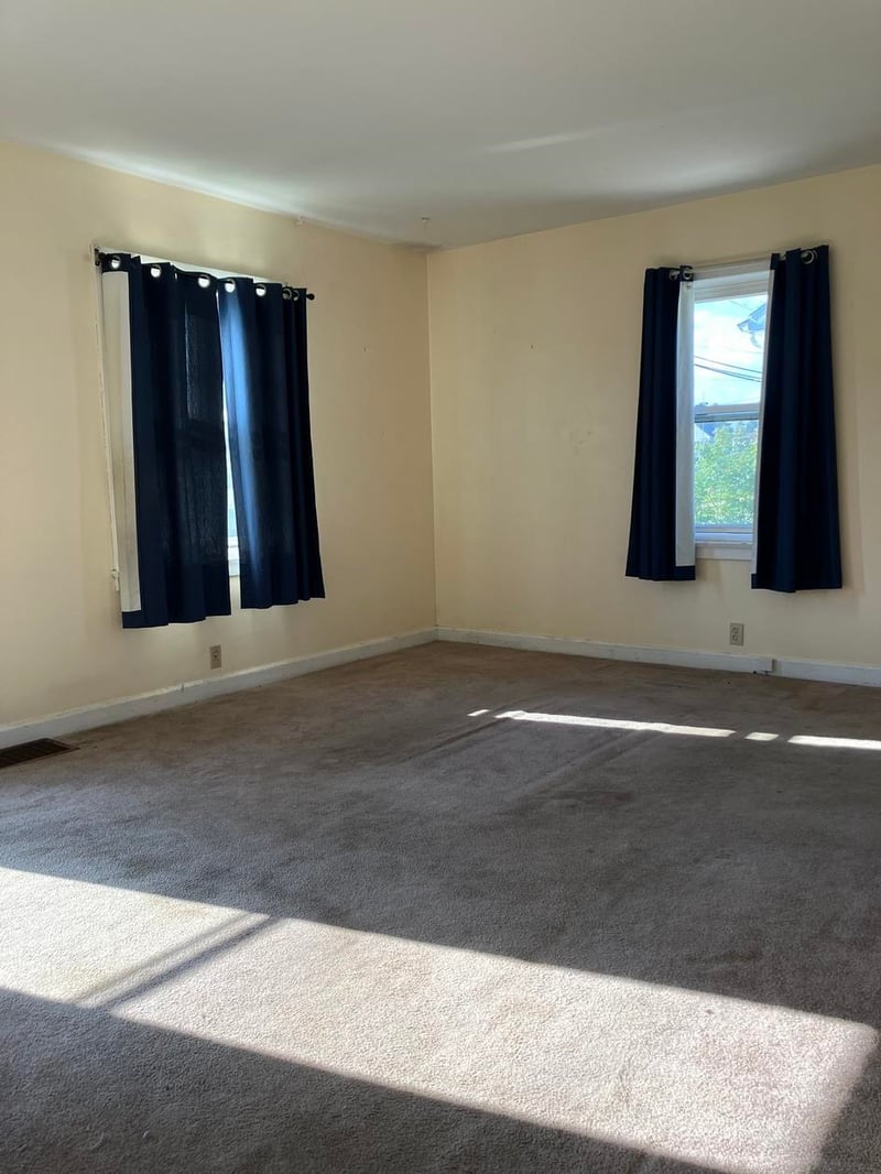 302 Church St, Algoma, WI 54201-1037