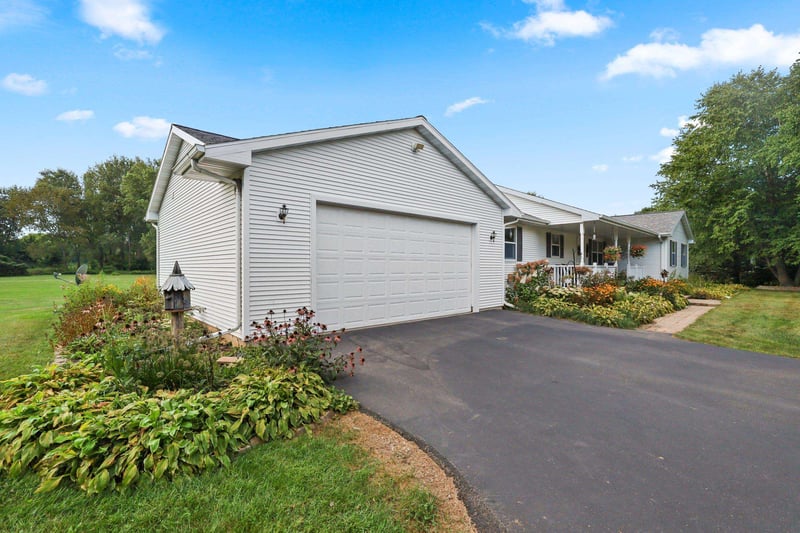 N831 Rabbit Rd, Fremont, WI 54940