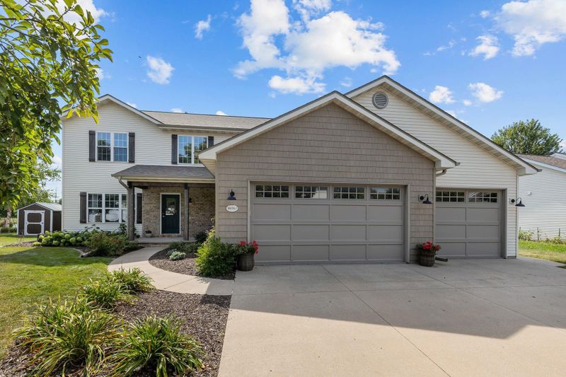 W6967 Glen Valley Dr, Greenville, WI 54942