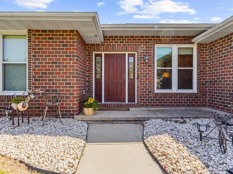 3206 River Forest Hills Dr, Pulaski, WI 54162
