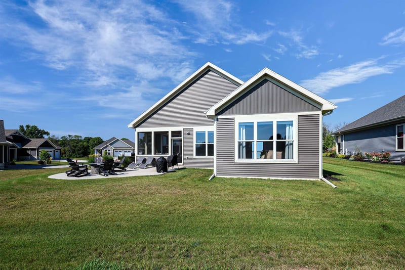 885 Cygnet Ct, Menasha, WI 54952