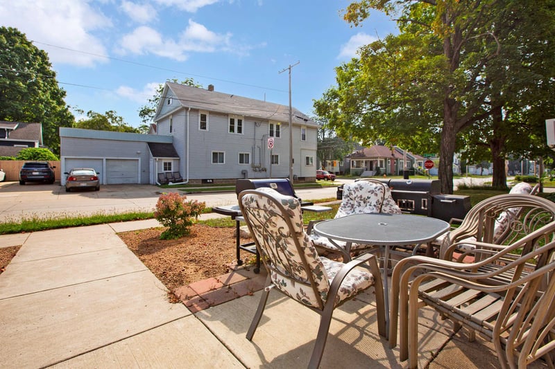 330 E Irving Ave, Oshkosh, WI 54901