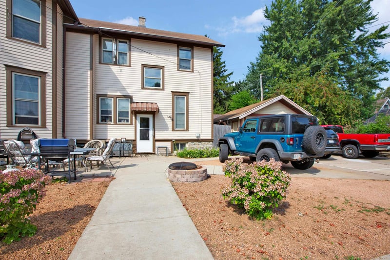 330 E Irving Ave, Oshkosh, WI 54901