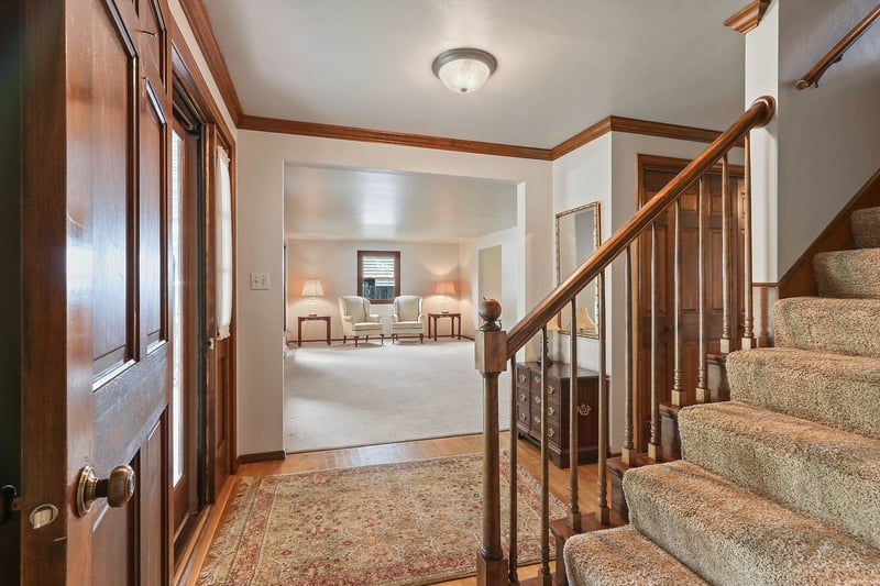 2697 Indian Hill Dr, Green Bay, WI 54313-4946