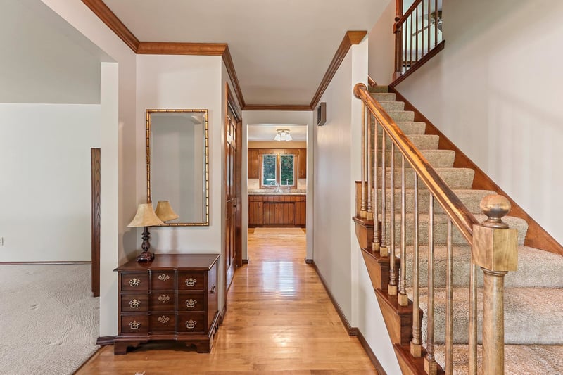 2697 Indian Hill Dr, Green Bay, WI 54313-4946