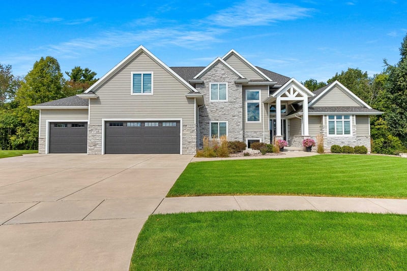 1852 Ridgemont Cir, De Pere, WI 54115