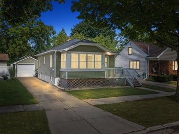 942 Division St, Green Bay, WI 54303-2947