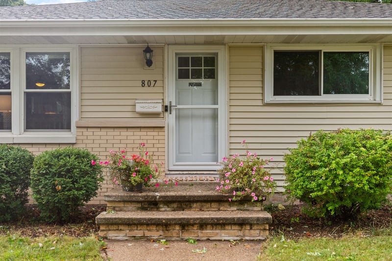 807 S Christine St, Appleton, WI 54915
