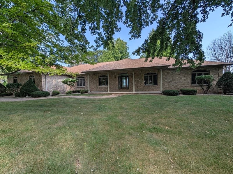 3300 Harbor Bay Rd, Oshkosh, WI 54901