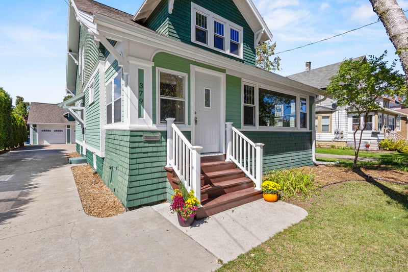 379 Naymut St, Menasha, WI 54952
