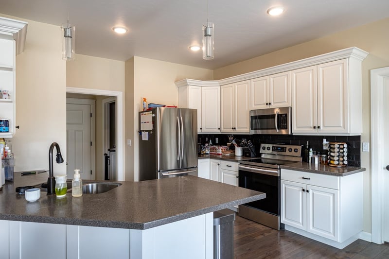 532 Patrick Ln, Pulaski, WI 54162