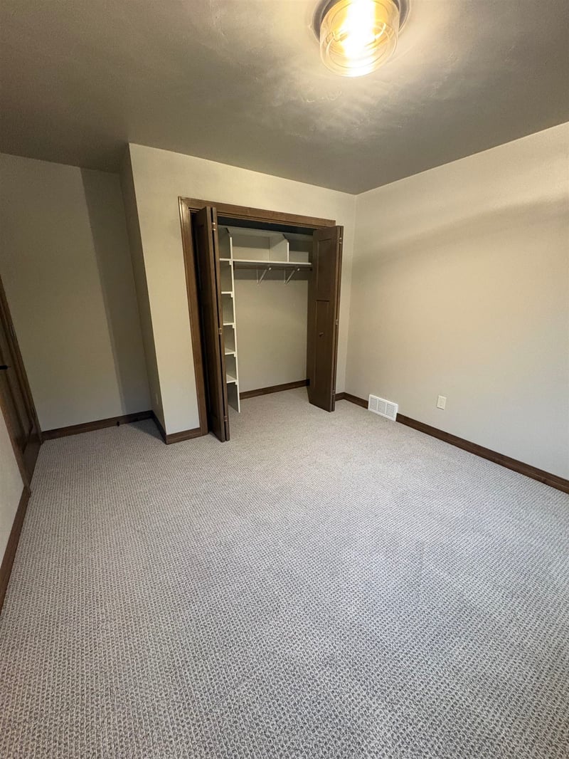 3367 Glendale Ave, Green Bay, WI 54313