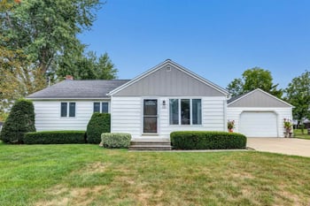 131 Johnson St, Green Bay, WI 54162-8839