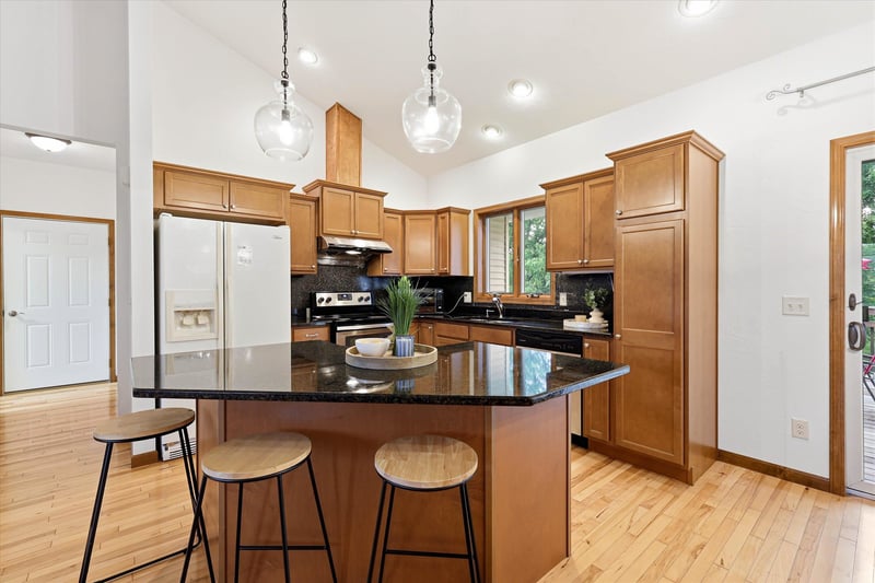 1276 Pemmican Ct, Neenah, WI 54956