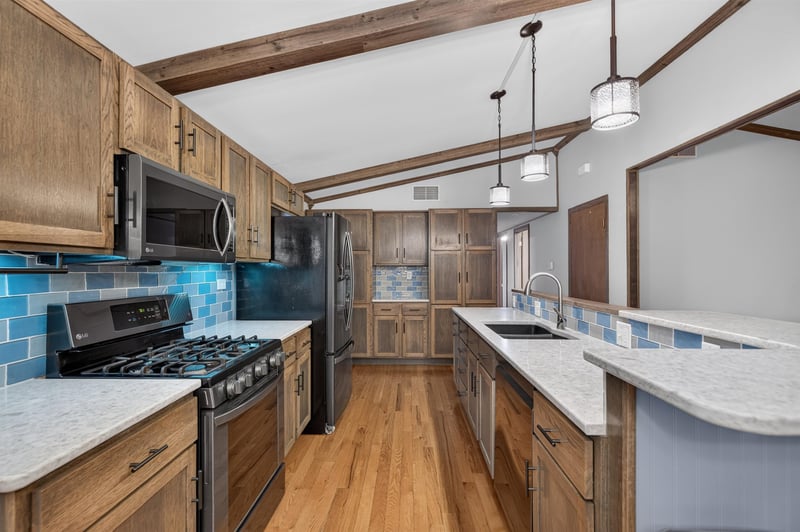 1135 Windsor St, Oshkosh, WI 54902