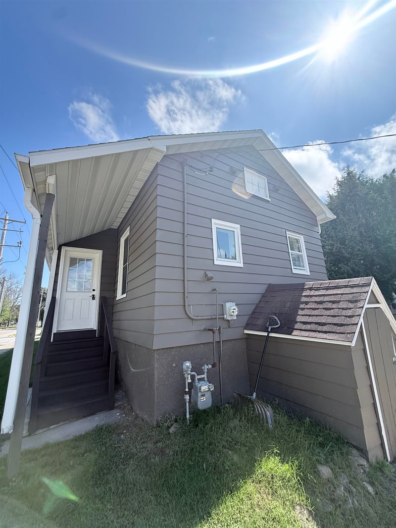 615 Superior Ave, Oconto, WI 54153