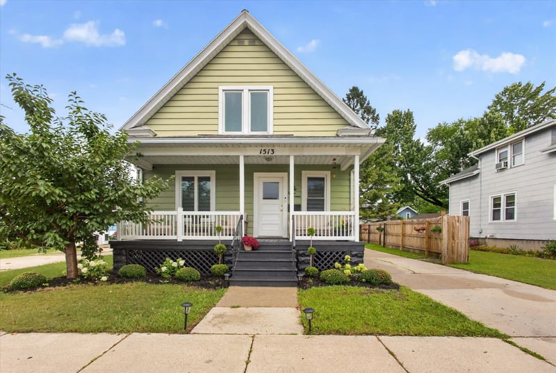 1513 Morrow St, Green Bay, WI 54302-1727
