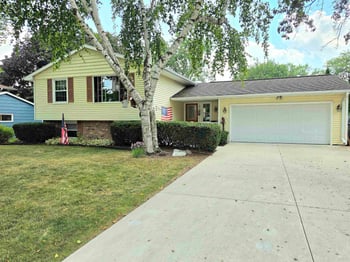 540 Somerset Dr, Green Bay, WI 54301-2724