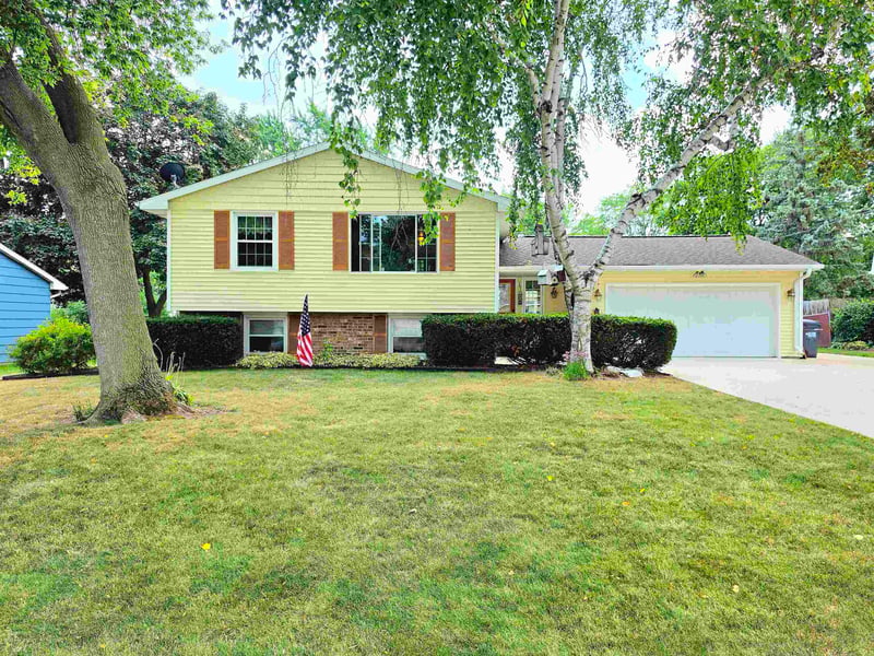 540 Somerset Dr, Green Bay, WI 54301-2724