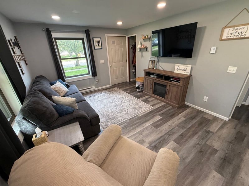 W7747 Railroad St, Shiocton, WI 54170-8627