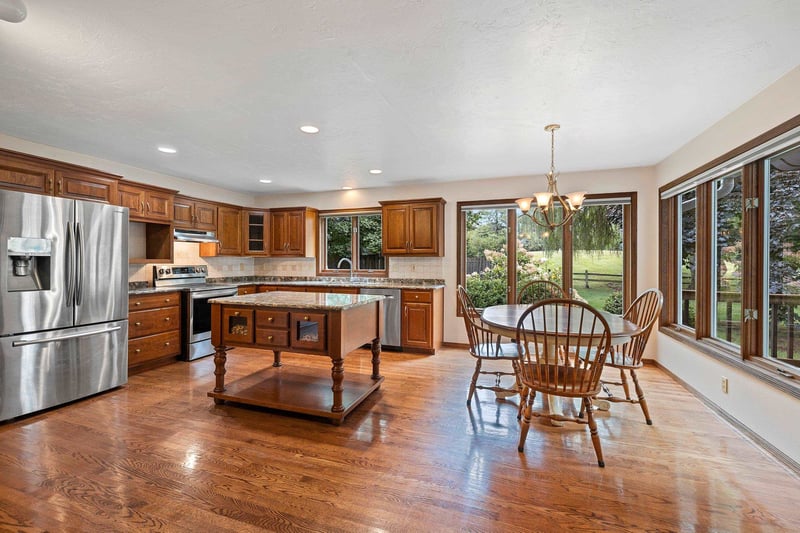 3560 Highland Center Dr, Green Bay, WI 54311
