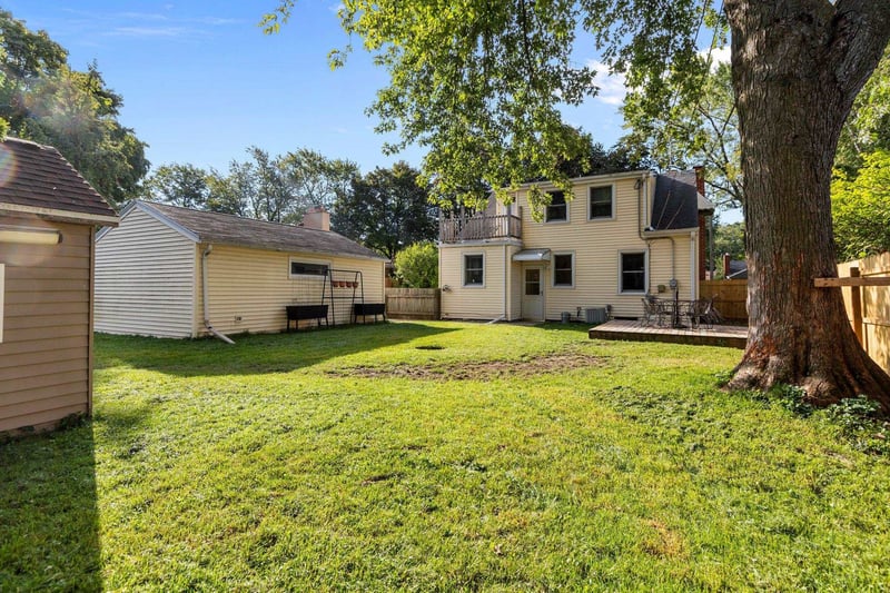 1018 E Frances St, Appleton, WI 54911