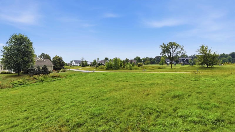 W9008 Forest Ridge Dr, Hortonville, WI 54944-0000