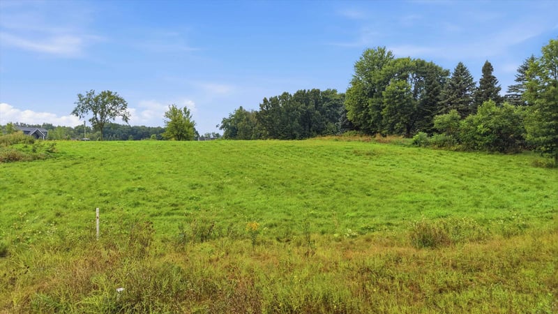 W9008 Forest Ridge Dr, Hortonville, WI 54944-0000