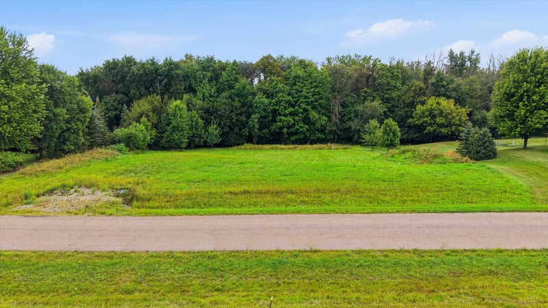 W9008 Forest Ridge Dr, Hortonville, WI 54944-0000