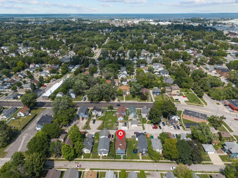 830 Christiana St, Green Bay, WI 54303-1642