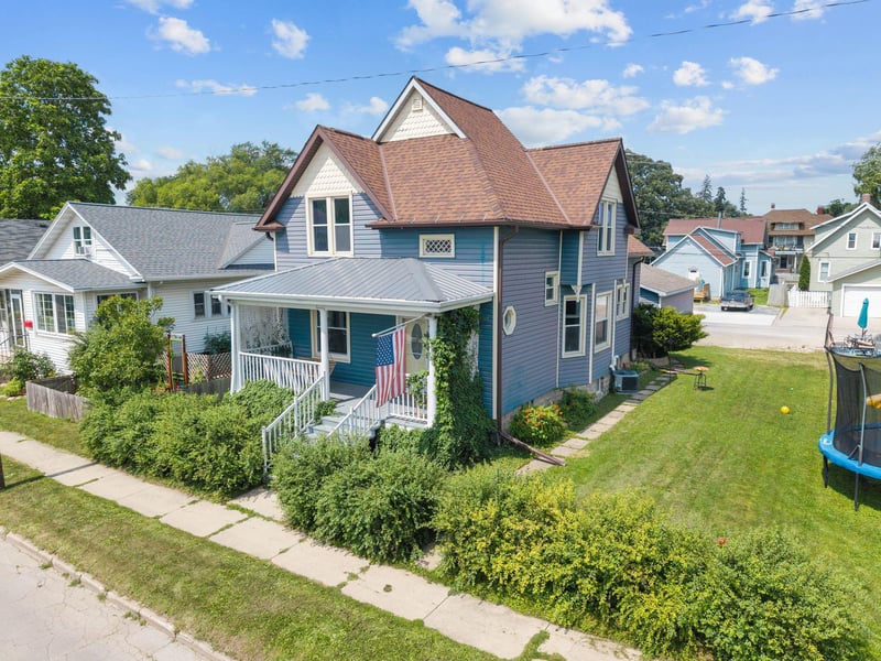 830 Christiana St, Green Bay, WI 54303-1642
