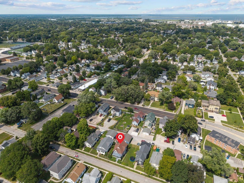 830 Christiana St, Green Bay, WI 54303-1642
