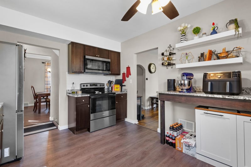 1028 Mayer St, Menasha, WI 54952