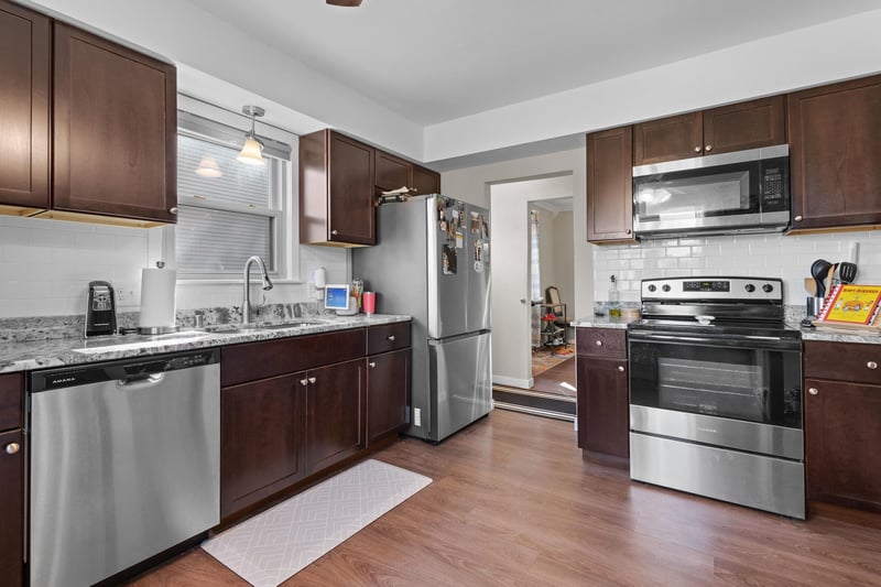 1028 Mayer St, Menasha, WI 54952