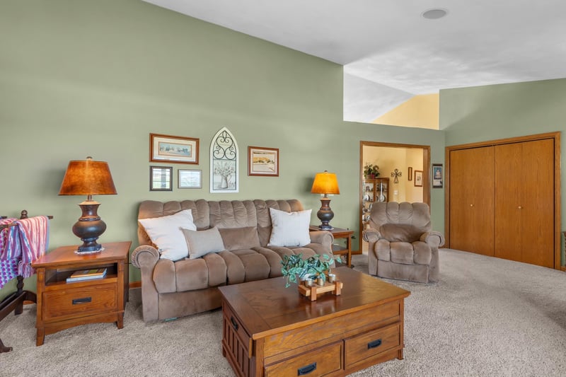 N1937 Farrell Rd, Kaukauna, WI 54130