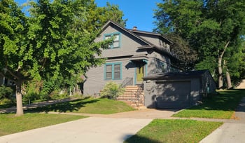 1125 S Jackson St, Green Bay, WI 54301-3237