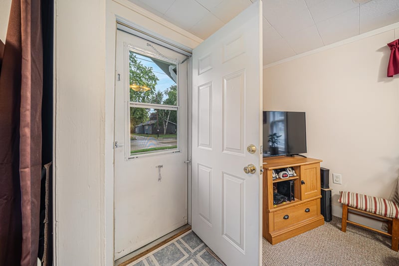 2303 N Main St, Oshkosh, WI 54901
