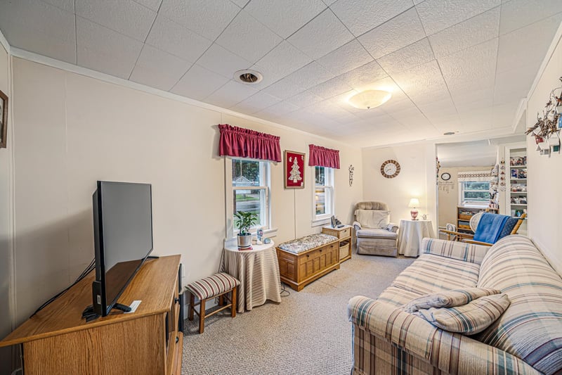 2303 N Main St, Oshkosh, WI 54901