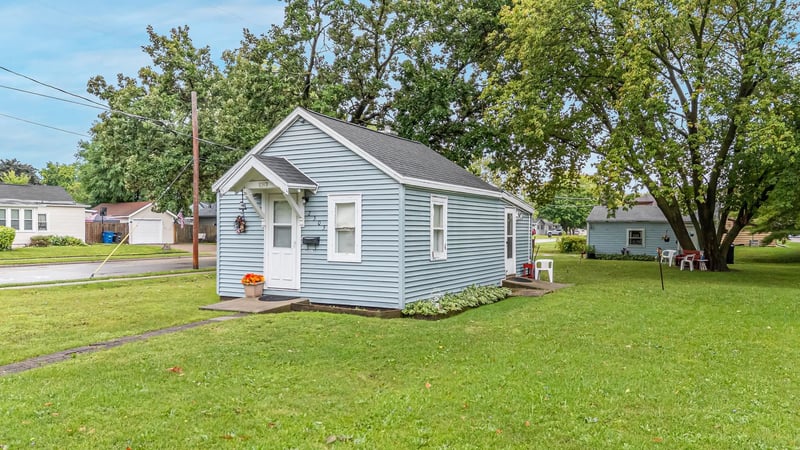 2303 N Main St, Oshkosh, WI 54901