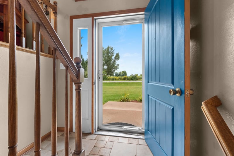 W9322 Oakwood Dr, Hortonville, WI 54944