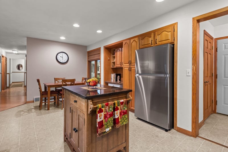 N1226 Thrush Dr, Greenville, WI 54942